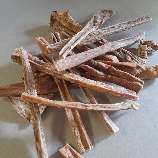 Welpen Leckerlies aus getrockneten Euterstücken
